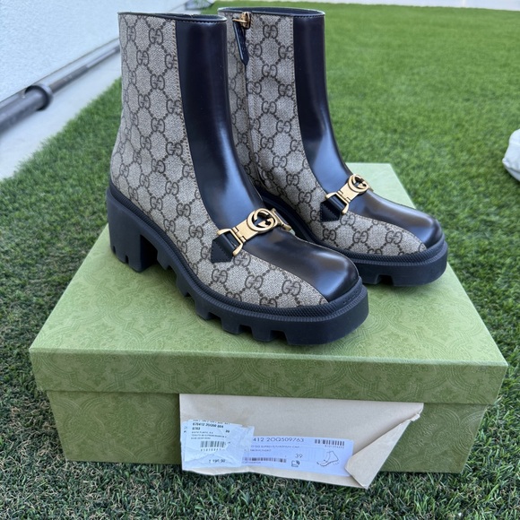 Gucci Women's Black and Tan Boots - Picture 3 of 16